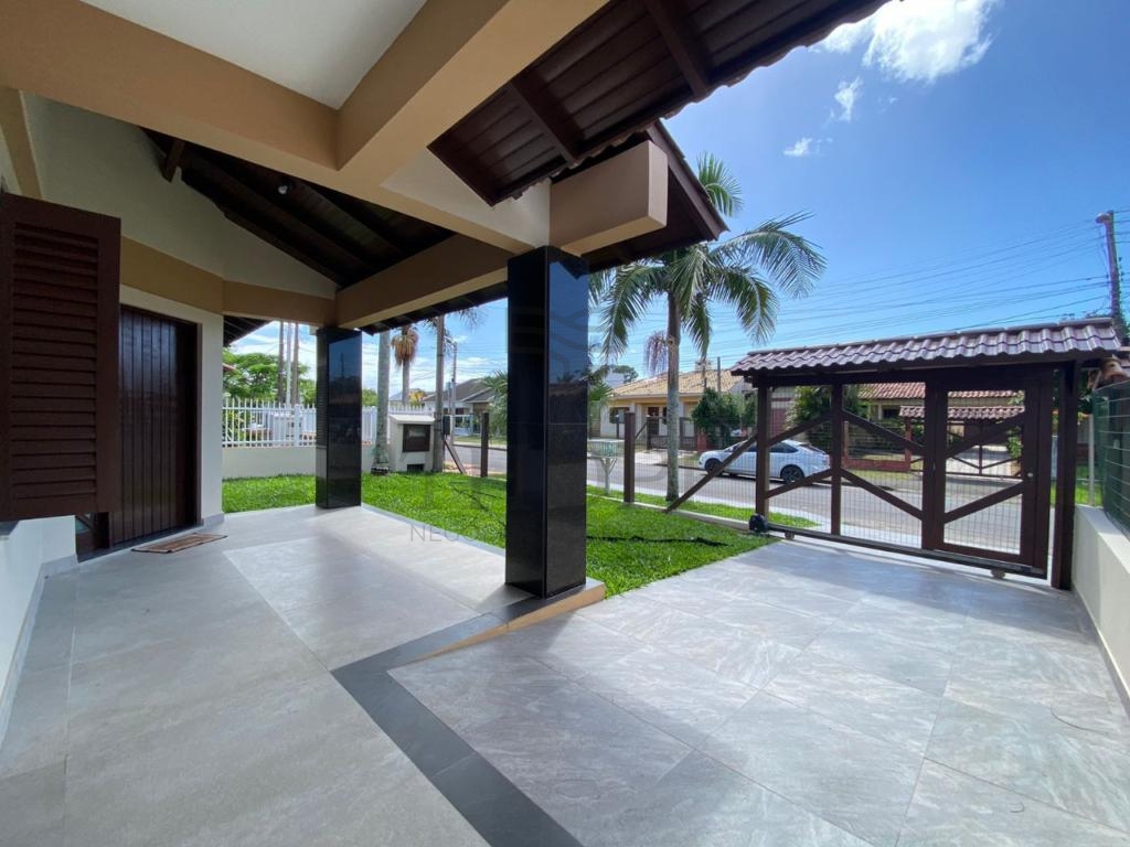 CASA URBANA 3 DORMITÓRIOS